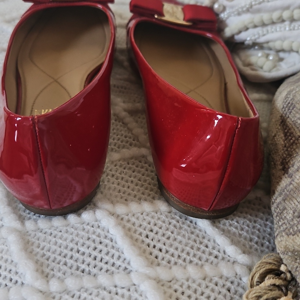 Salvatore Ferragamo Red Patent Leather Vara Bow Flats - Picture 3 of 5